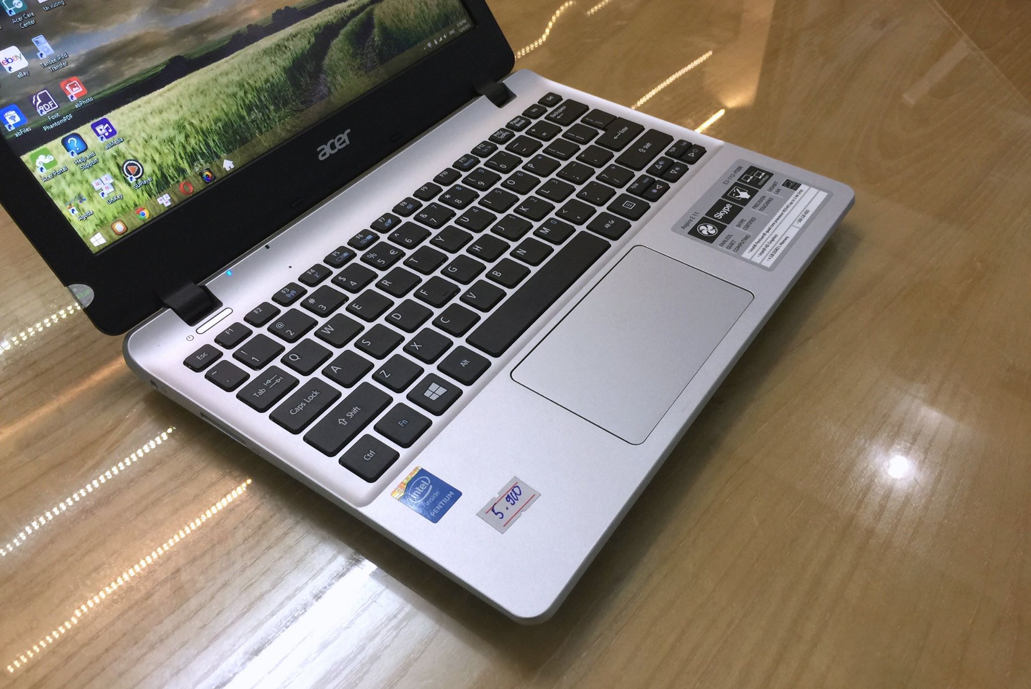 Laptop ACER ASPIRE E3-112-P08R -2.jpg